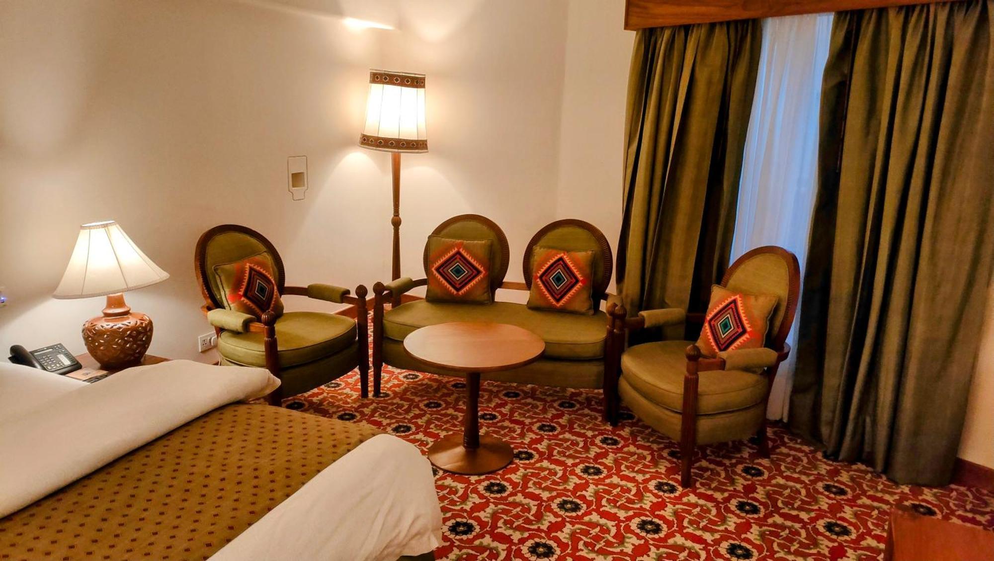 Quetta Serena Hotel ภายนอก รูปภาพ